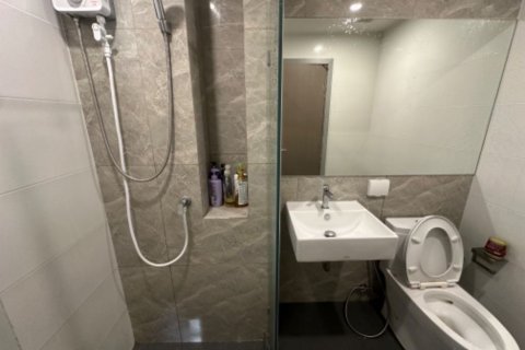 Condo à Bang Kapi, Bangkok, Thaïlande, 2 chambres  № 147279 - photo 6