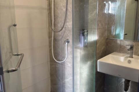 Condo à Bang Kapi, Bangkok, Thaïlande, 2 chambres  № 147279 - photo 7