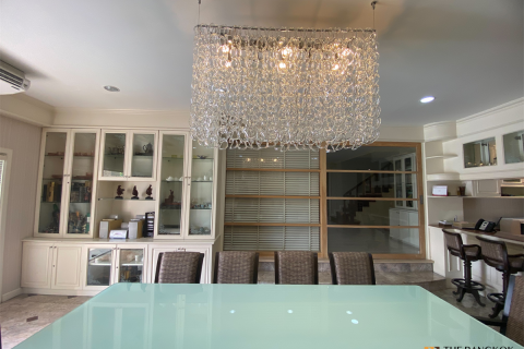 House in Bangkok, Thailand 5 bedrooms № 189493 - photo 6