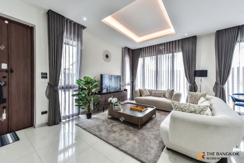 Maison à Bangkok, Thaïlande 4 chambres № 189489