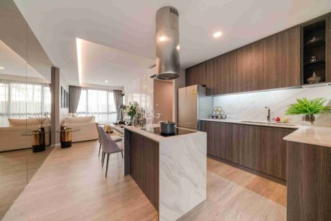 Condo in Bangkok, Thailand, 2 bedrooms  № 183230 - photo 10