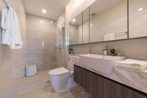 Condo in Bangkok, Thailand, 2 bedrooms  № 183230 - photo 8