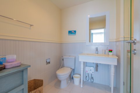 Condo in Hua Hin, Thailand, 2 bedrooms  № 168522 - photo 17