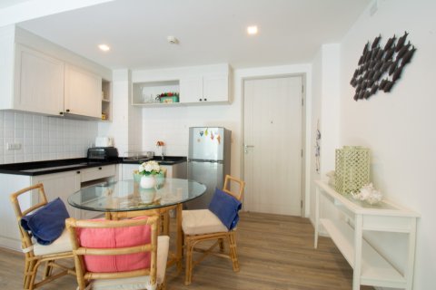 Condo in Hua Hin, Thailand, 2 bedrooms  № 168522 - photo 8