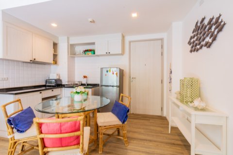 Condo in Hua Hin, Thailand, 2 bedrooms  № 168522 - photo 9