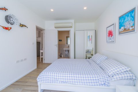 Condo in Hua Hin, Thailand, 2 bedrooms  № 168522 - photo 13