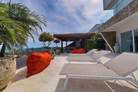 Villa in Ko Samui, Thailand 4 bedrooms № 160869 - photo 16
