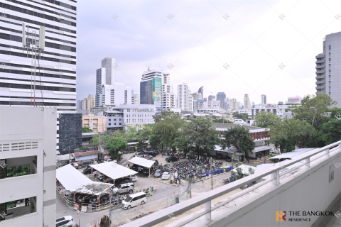 Condo in Bangkok, Thailand, 1 bedroom  № 186386 - photo 2