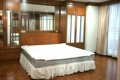 Кондоминиум с 3 спальнями в Бангкоке, Таиланд № 143803 - фото 11