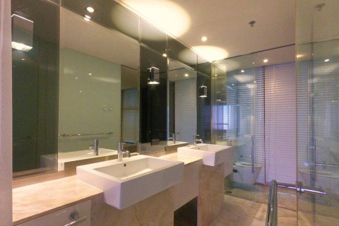 Condo à Yan Nawa, Bangkok, Thaïlande, 2 chambres № 144068 - photo 16