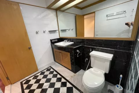 Кондоминиум с 2 спальнями в Кхлонг Сане, Бангкок, Таиланд № 137220 - фото 16