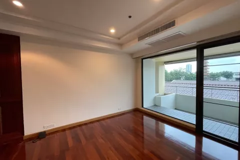 Кондоминиум с 2 спальнями в Кхлонг Сане, Бангкок, Таиланд № 137220 - фото 5