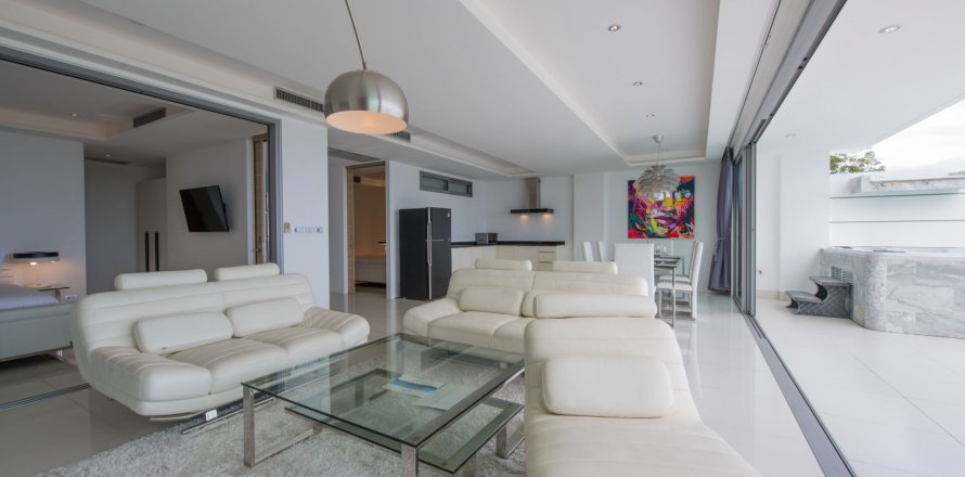 Condo in Phuket, Thailand, 2 bedrooms  № 137217