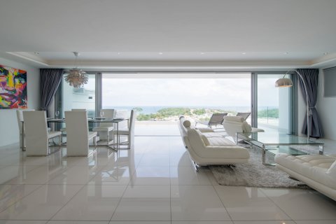 Condo in Phuket, Thailand, 2 bedrooms  № 137217 - photo 2