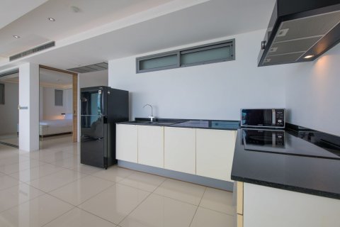 Condo in Phuket, Thailand, 2 bedrooms  № 137217 - photo 13