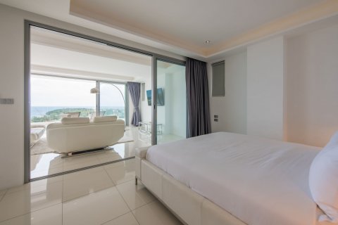 Condo in Phuket, Thailand, 2 bedrooms  № 137217 - photo 20