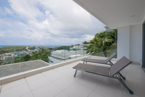 Condo in Phuket, Thailand, 2 bedrooms  № 137217 - photo 12