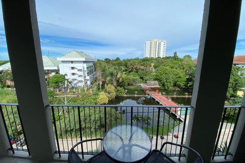 Condo in Hua Hin, Thailand, 2 bedrooms  № 168709 - photo 8