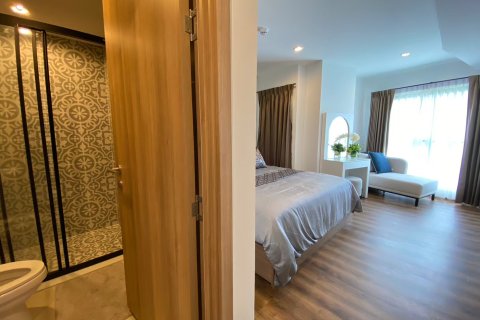 Condo in Hua Hin, Thailand, 2 bedrooms  № 168709 - photo 20