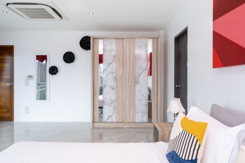 House in Kathu, Thailand 10 bedrooms № 158235 - photo 11