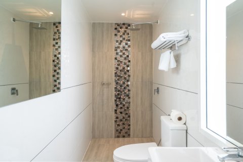 House in Kathu, Thailand 10 bedrooms № 158235 - photo 14