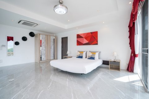 House in Kathu, Thailand 10 bedrooms № 158235 - photo 10