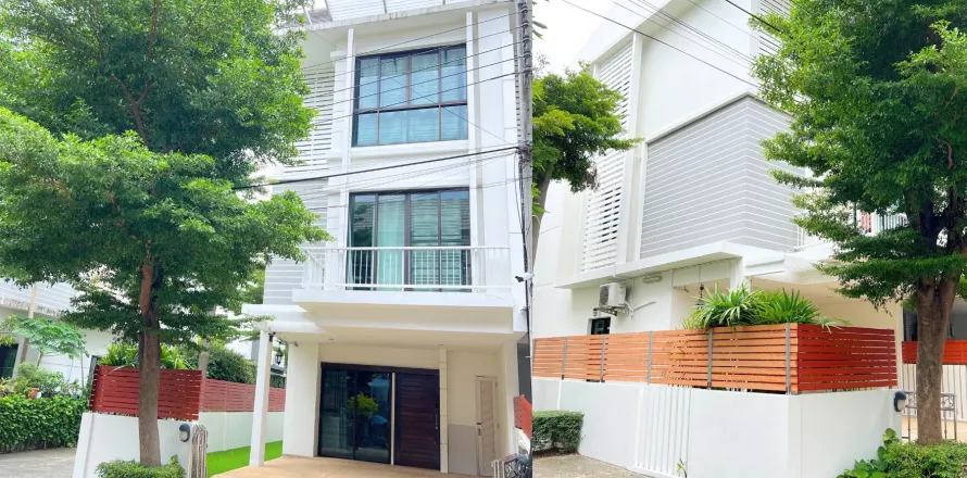 Townhouse à Suan Luang, Bangkok, Thaïlande 3 chambres № 160230