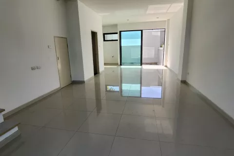 Townhouse à Bang Kaeo, Thaïlande 3 chambres № 146213 - photo 4