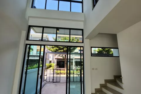 Townhouse à Bang Kaeo, Thaïlande 3 chambres № 146213 - photo 3