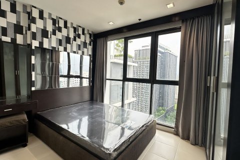 Studio dans le Condo à Huai Khwang, Bangkok, Thaïlande  № 139113 - photo 6