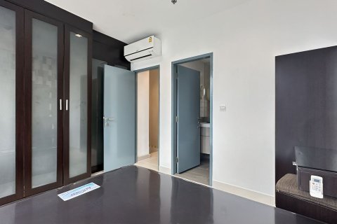 Studio dans le Condo à Huai Khwang, Bangkok, Thaïlande  № 139113 - photo 8