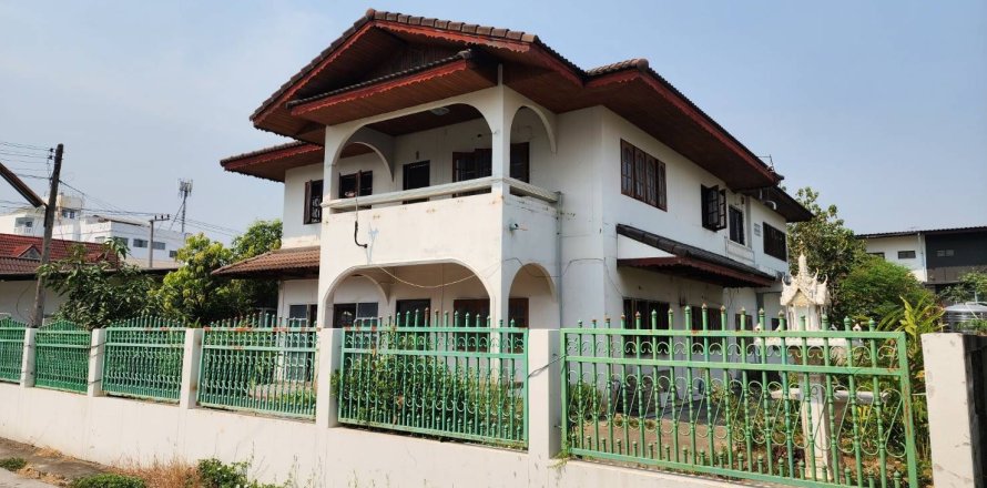 Дом в Чиангмае, Таиланд с 4 спальнями  № 158637