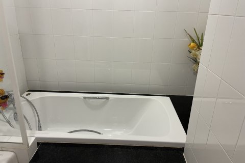 Condo à Phra Khanong, Bangkok, Thaïlande, 2 chambres  № 138452 - photo 6