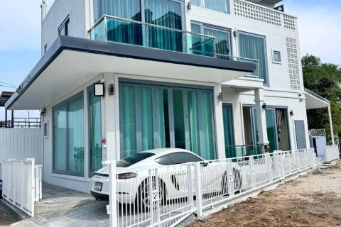 Villa in Cha-am, Thailand 4 bedrooms № 138451 - photo 2