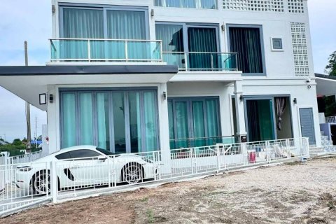 Villa in Cha-am, Thailand 4 bedrooms № 138451 - photo 25