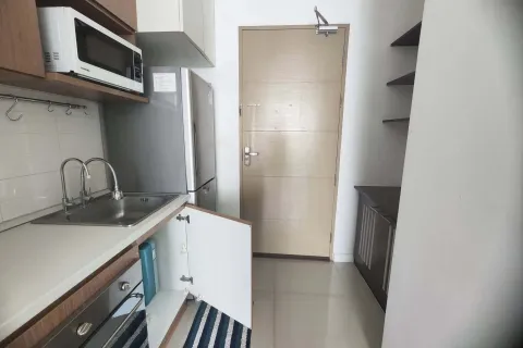 Studio in the Condo in Phaya Thai, Bangkok, Thailand № 155205 - photo 2