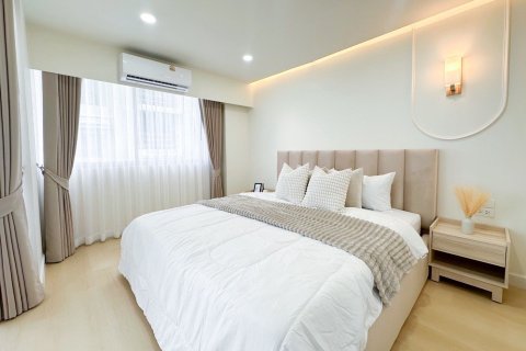 Кондоминиум с 2 спальнями в Хуай Кванге, Бангкок, Таиланд № 153262 - фото 7