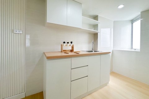 Кондоминиум с 2 спальнями в Хуай Кванге, Бангкок, Таиланд № 153262 - фото 4