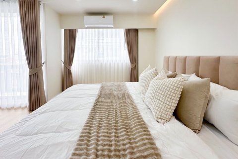 Кондоминиум с 2 спальнями в Хуай Кванге, Бангкок, Таиланд № 153262 - фото 9