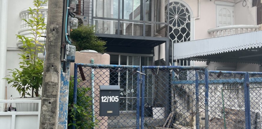 Таунхаус в Дин Даенге, Бангкок, Таиланд с 2 спальнями № 136516