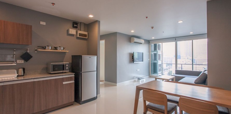 Condo in Bang Rak, Bangkok, Thailand, 2 bedrooms  № 136519