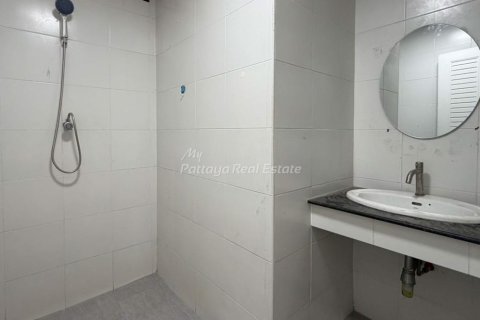 Casa de 6 dormitorios en Bang Lamung, Tailandia № 233705 - foto 7