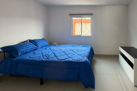 Casa de 6 dormitorios en Bang Lamung, Tailandia № 233705 - foto 6