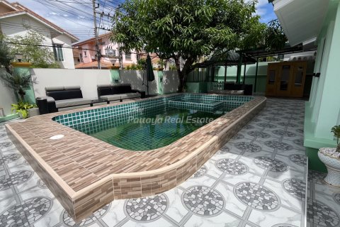 House in Bang Lamung, Thailand 4 bedrooms № 233702 - photo 23