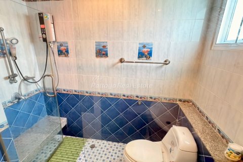 House in Bang Lamung, Thailand 4 bedrooms № 233702 - photo 12