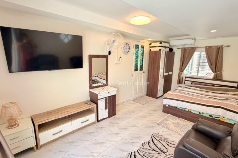 House in Bang Lamung, Thailand 4 bedrooms № 233702 - photo 10