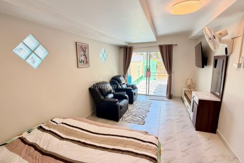House in Bang Lamung, Thailand 4 bedrooms № 233702 - photo 11