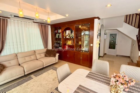 House in Bang Lamung, Thailand 4 bedrooms № 233702 - photo 6