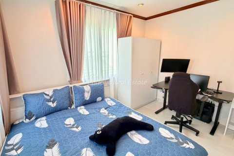 House in Bang Lamung, Thailand 4 bedrooms № 233702 - photo 17