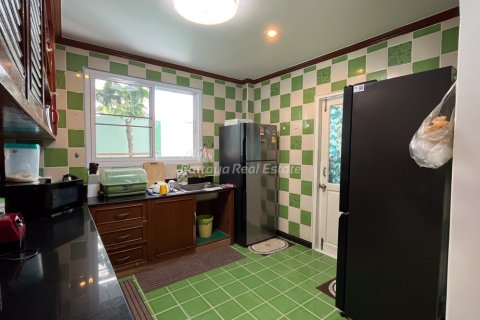 House in Bang Lamung, Thailand 4 bedrooms № 233702 - photo 8